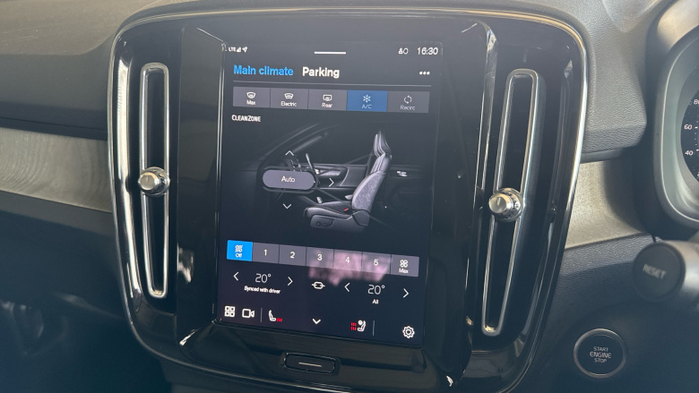 Volvo XC40 2.0 B4P Ultra Dark 5dr Auto Petrol Estate